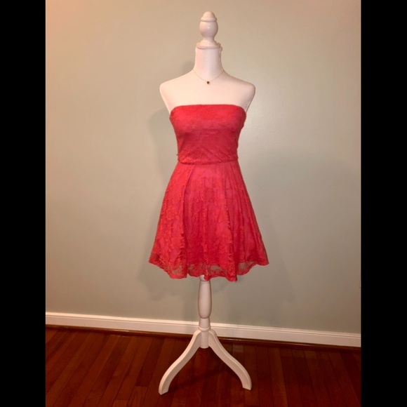Love Reign Dresses & Skirts - Coral pink lace dress